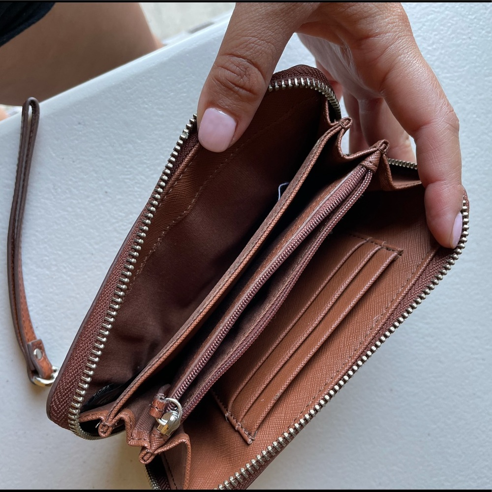 Fossil Wallet With Zip Closure - image 2
